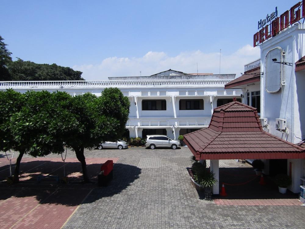 Hotel Pelangi Malang, Kayutangan Heritage Exterior foto